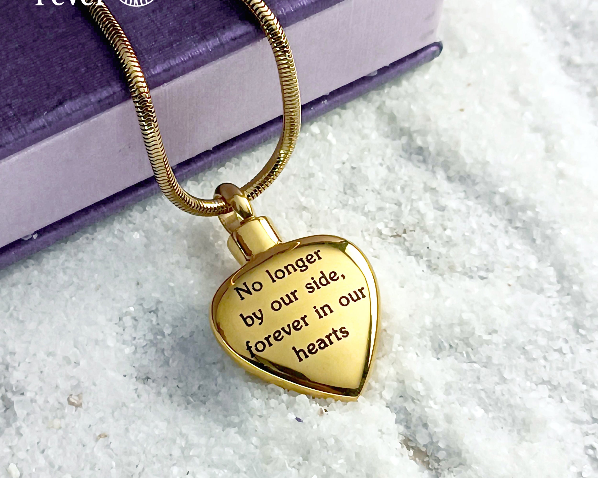 Exploring the Symbolism of Memorial Jewellery