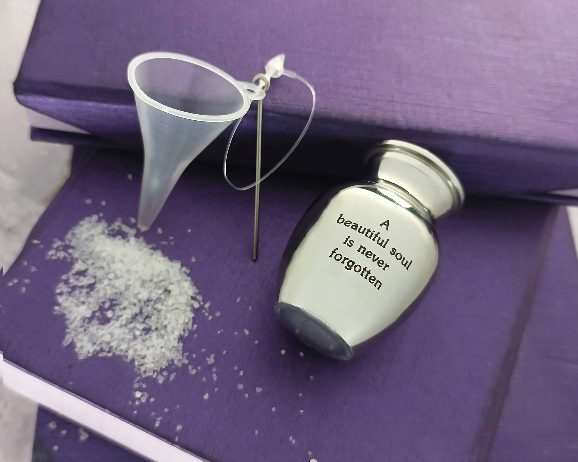 Finding Comfort in Memorial Jewelry: Preserving Memories with Personalized Pieces