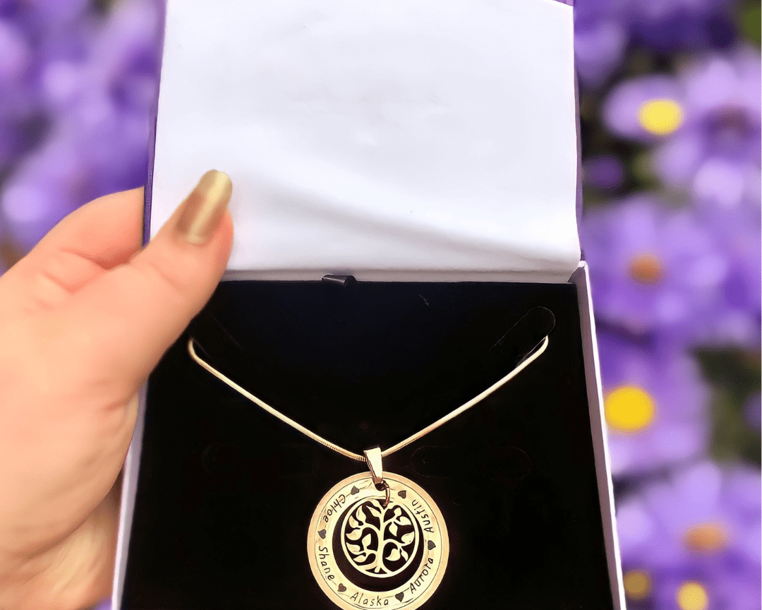 Family Tree Necklace: The Perfect Gift for Cherishing Roots and Branches - BELLE FEVER