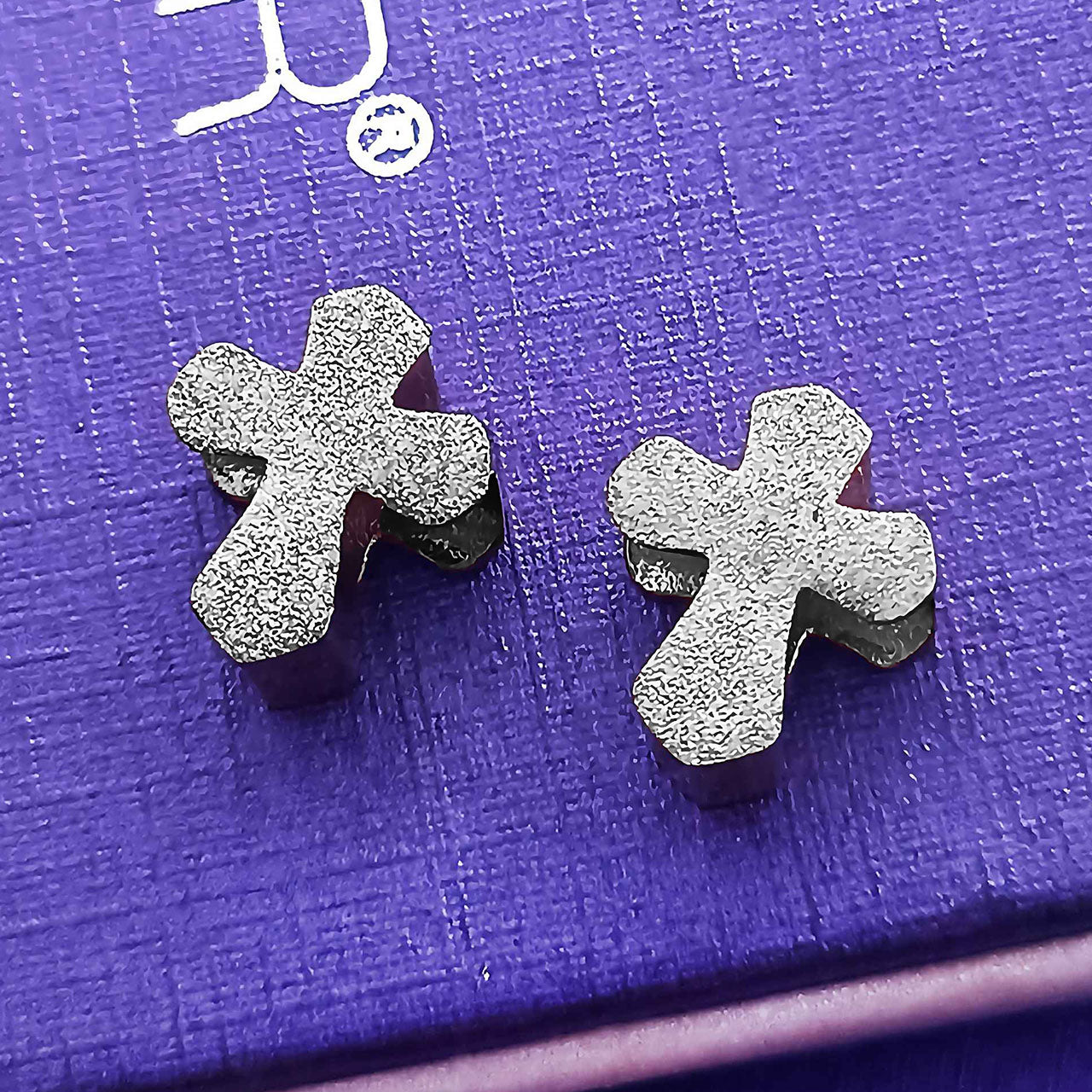 Sparkling Cross Charm for Moments Bracelet