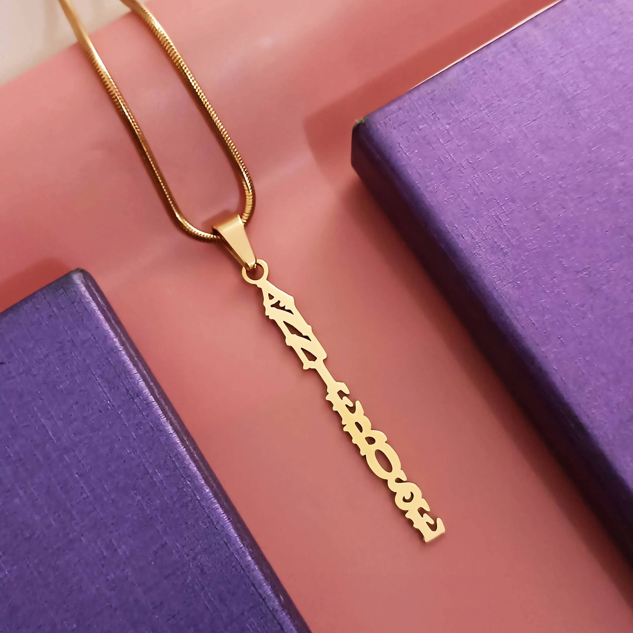 Belle fever name necklace Outlet